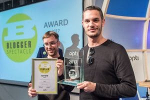 opti2017-BloggerSpectacleAward-Lool