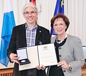 EinDollarBrille_Verleihung_Bay_Staatsmedaille_Foto-Krautbauer_03