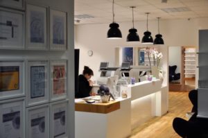 eyebizz: Sehzentrum Kormannshaus - Diplome und Abschlüsse