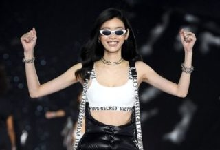 Marcolin: Ming Xi mit Victoria's Secret Brille
