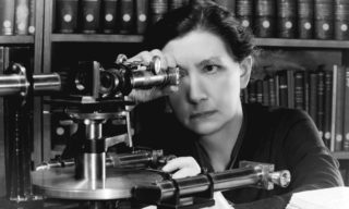 Dr. Estelle Glancy - Die First Lady der Augenoptik