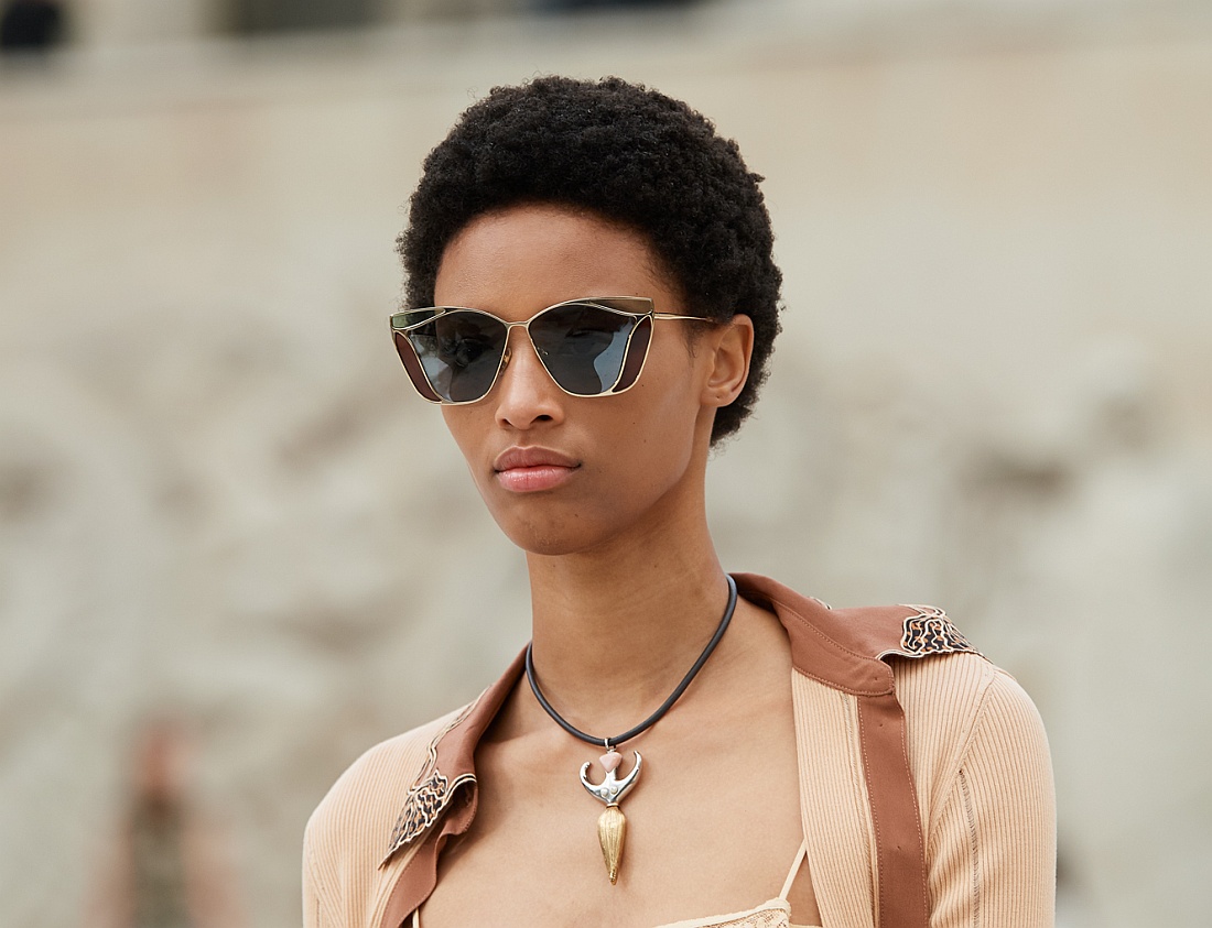 Chloé Eyewear Zusammenhalt unter Frauen ›