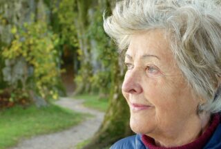 Trockenes Auge Frau Wechseljahre