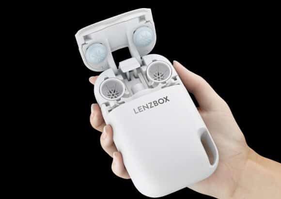 Kontaktlinsen Pflege Lenzbox v005 Hand Opened
