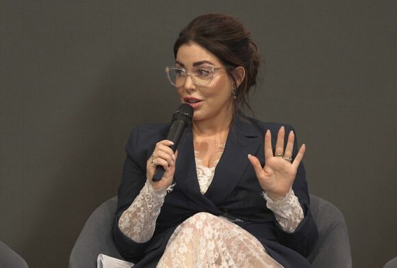 EssilorLuxottica Days Moderatorin Bobbie Thomas Ageless Vision