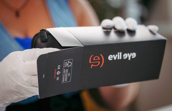 evil eye FW2025_eco ppx Verpackung Silhouette