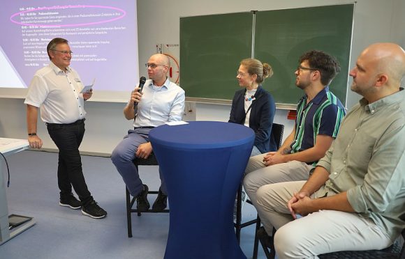 Optonia Diez Karriere-Tag 2025 Podiums-Diskussion