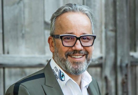 Kontaktlinsen-Anpassung: Robert Fetzer c Fetzer Schulungen