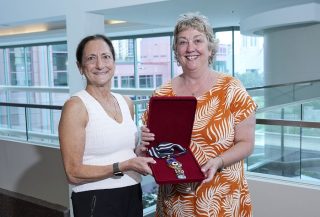 WCO Dr. Sandra Block und neue Präsidentin Dr. Cindy Tromans (c WCO)