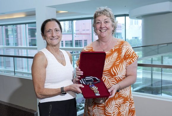 WCO Dr. Sandra Block und neue Präsidentin Dr. Cindy Tromans (c WCO)