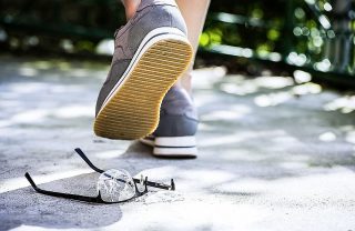 Wertgarantie: Brillen-Schaden-Versicherung AdobeStock_183517924 DimaSobko