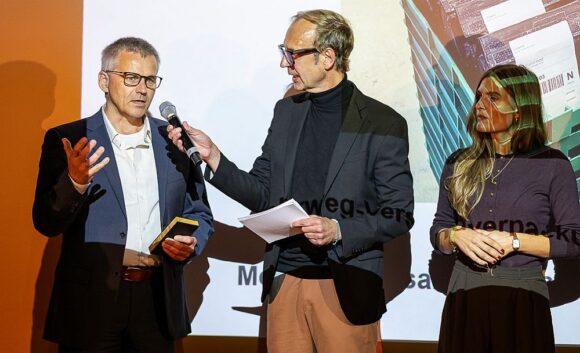 pricon Moderator Knippertz interviewt Matthias Köste Preisverleihung c ntv