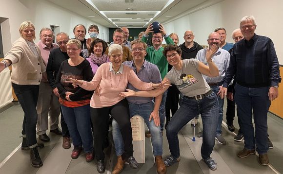 Aktive der Schwerhörigen-Bewegung bei einem Treffen des Deutschen Hörverbandes DHV