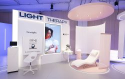 EssilorLuxottica Interaktive Erlebniswelt Switch Your Store c EssilorLuxottica