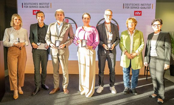 Deutscher Gesundheits Award 2026 Kontaktlinsen-Hersteller, darunter Wöhlk (c Thomas Ecke ntv DISQ)