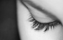 Wimpern Lidrand (c Marta Carrassi auf Pixabay)